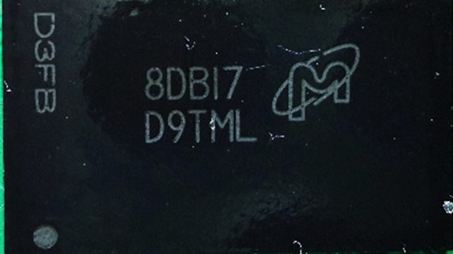 Memory chip, marked 8DB17 D9TML D3FB
