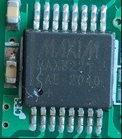 V to 5.5 V RS 232 transceiver with automatic shutdown, marked MAX3221 CAE 2040