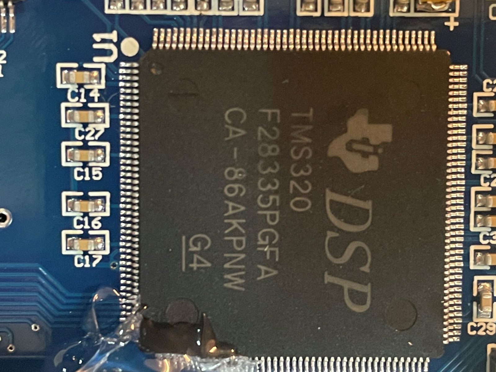 A real-time microcontroller with a connection manager, marked DSP TMS320 F28335PGFA CA-86AKPNW