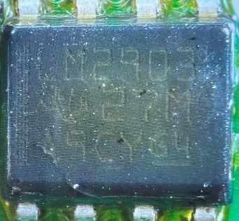 Comparator, marked M2903 27M 9CY G4